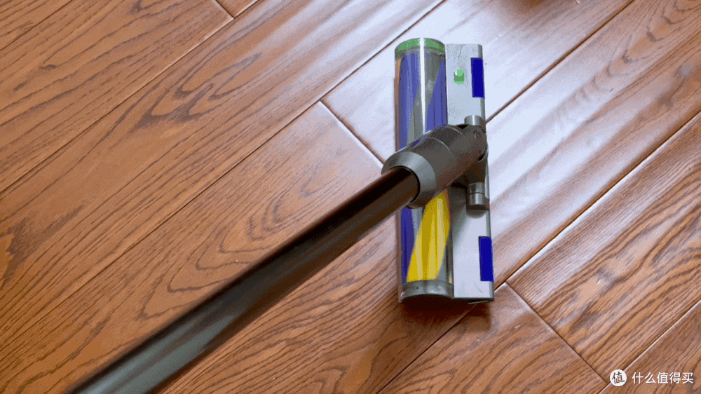 吸尘器极限横评：戴森、追觅、友望、德尔玛，到底哪款更好用？自集尘基站能不能解放双手？