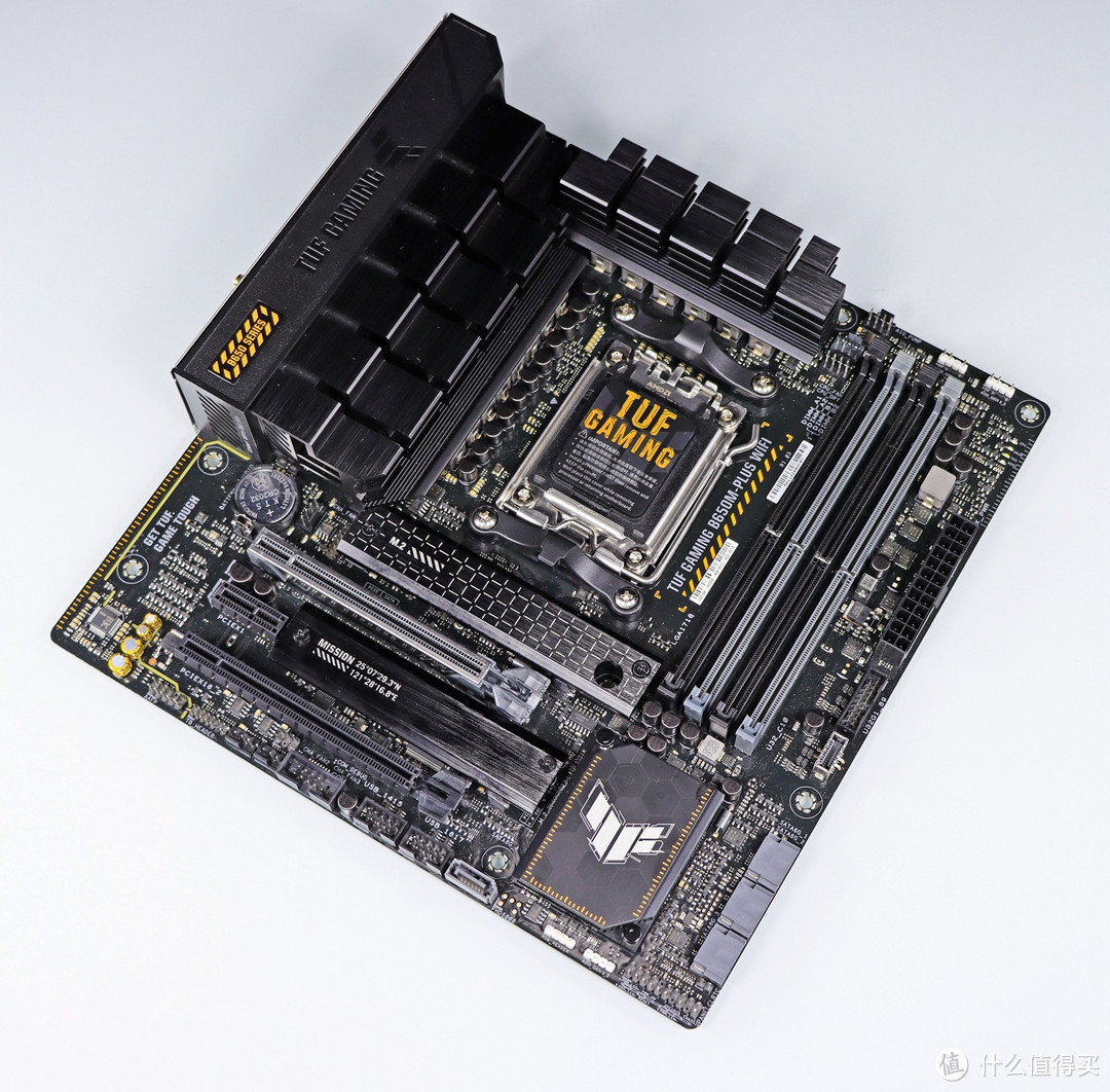 R5 9600X + B650 重炮手 WIFI + 索泰 RTX4080 SUPER 月白实测，一窥 Zen5 用 N 卡的优化程度