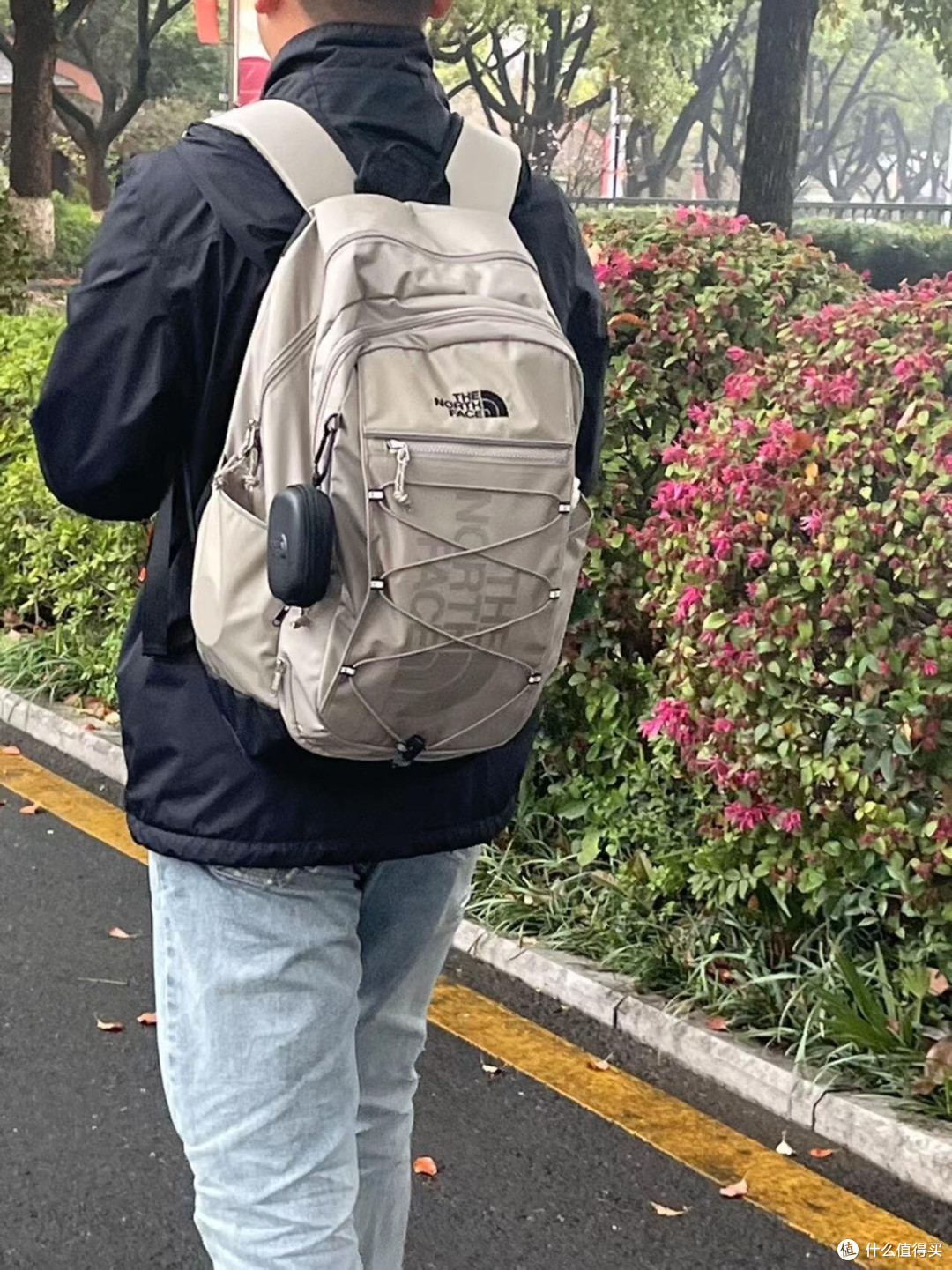 北面大容量双肩包测评：酷感与实用的完美融合