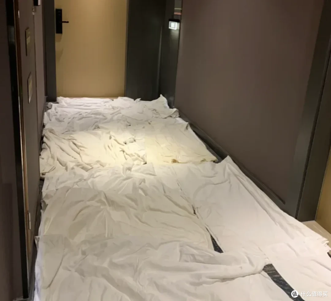太恶心了！若不是客房阿姨提醒，我还不知道酒店居然这么脏