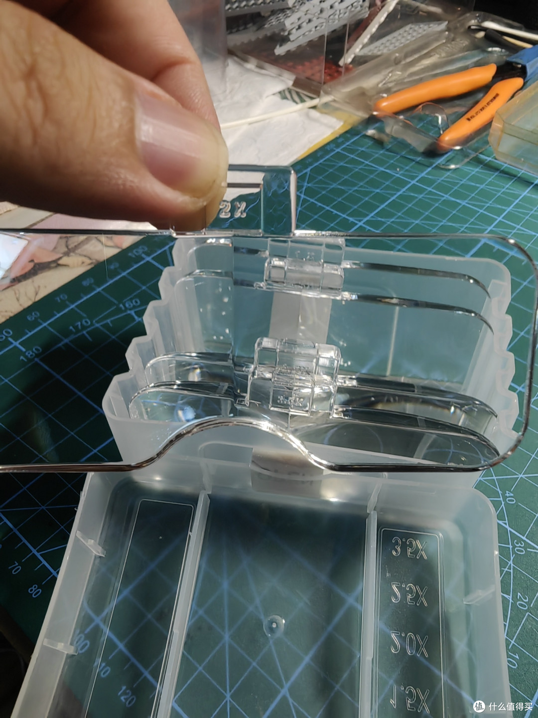 和大家简单聊一聊最近新入手的工具(玩具)——头戴式多倍率观瞄镜