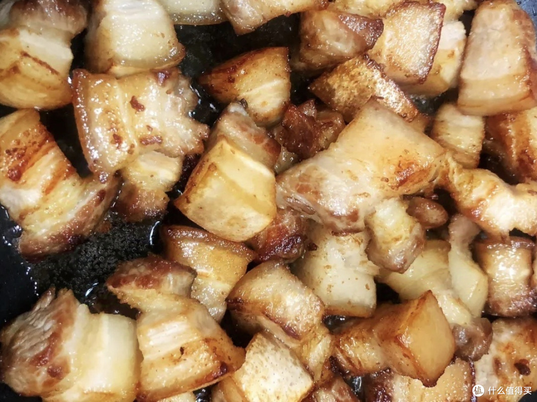 糖醋排骨和红烧肉都是中国传统的美食,适合在补秋膘时食用,做法也非常简单哦!