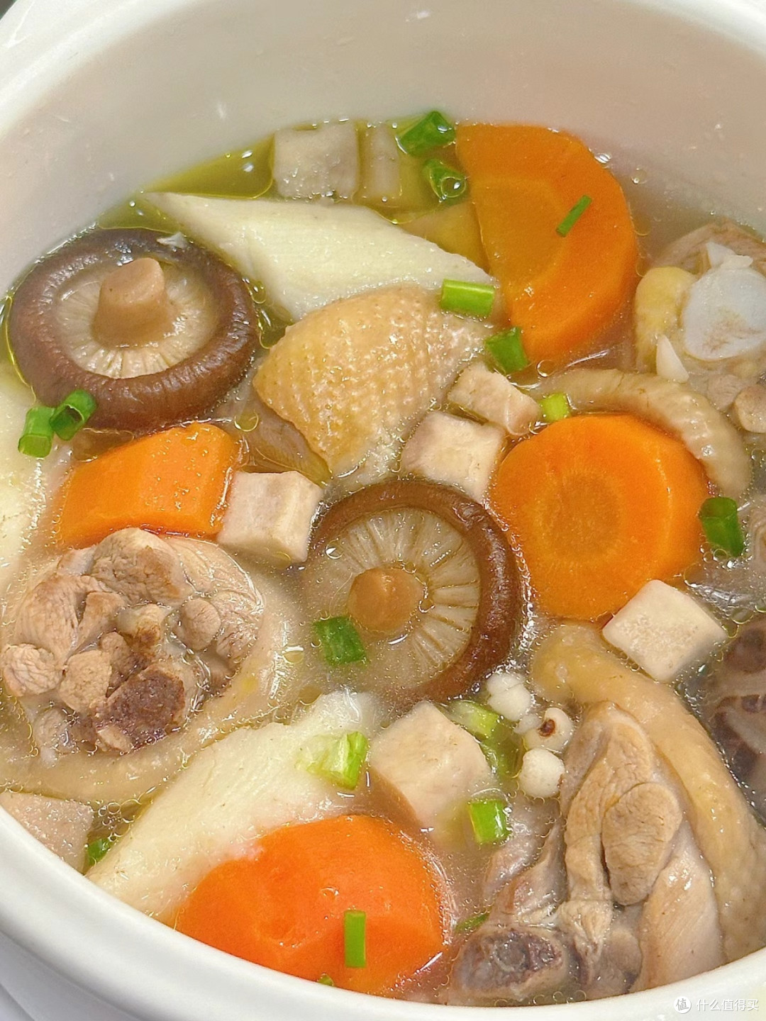 祛湿养生之道:自制茯苓鸡汤