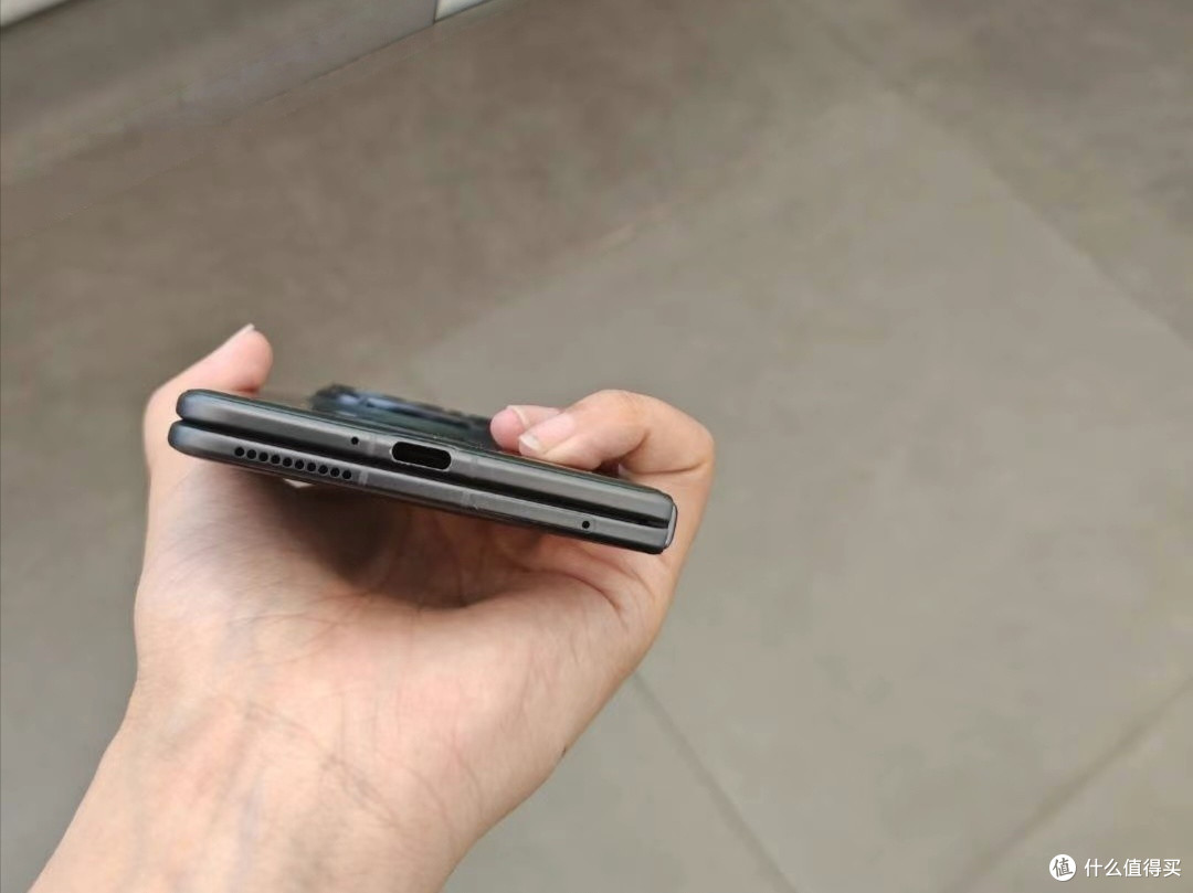 我愿称之它为性价比折叠屏手机,荣耀MagicV Flip小折叠and荣耀Magic V3折叠屏,不知阁下拿什么应对?