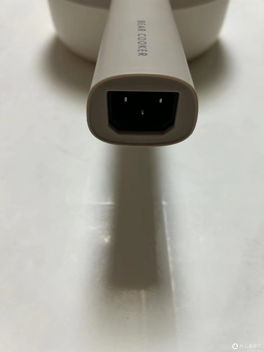 三角插头，电源线可拆卸