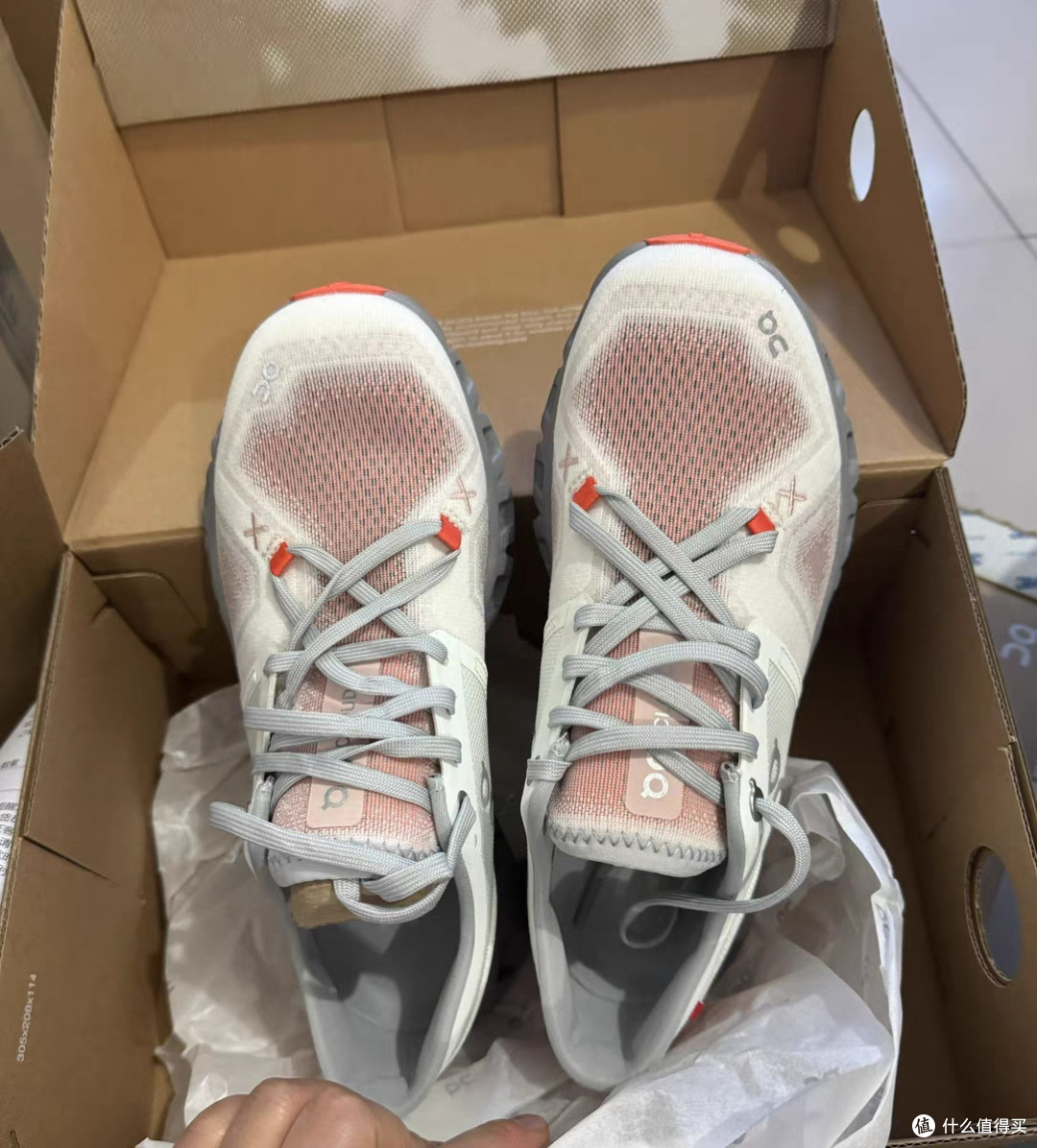 超级网红跑鞋品牌HOKA和On昂跑,你更喜欢哪一款?