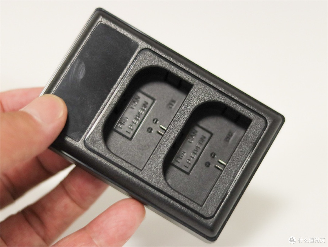 强得可怕,208元,2400mAh,7.4V ,适用于佳能90D的灵野 LP-E6NH 电池凭什么能干掉原装电池