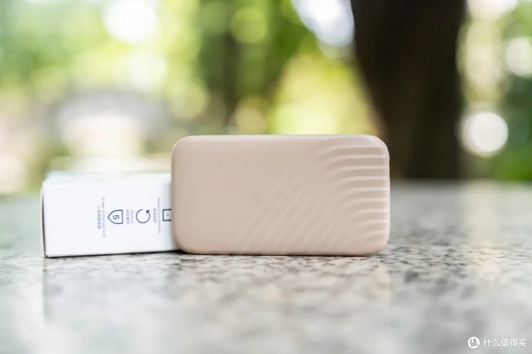 告别存储焦虑，手机平板轻松扩容1TB，西数My Passport随行SSD有点牛
