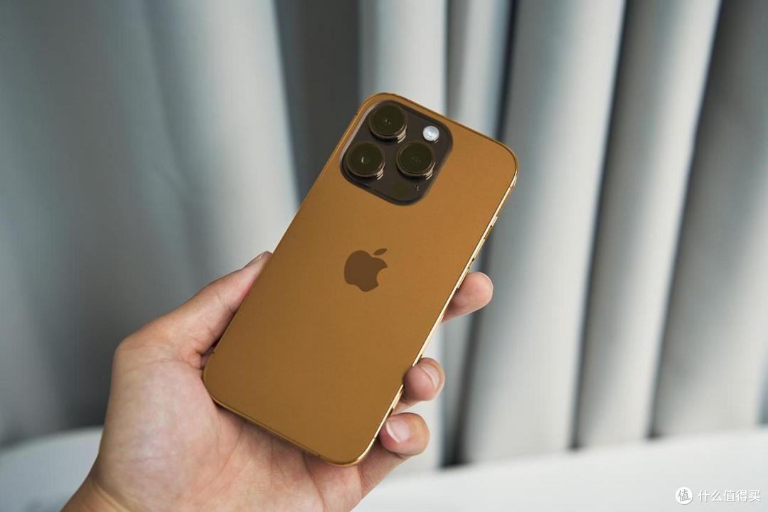 苹果的创新被吹“爆”了！从iPhone 13吹到16，创新不及华为小米