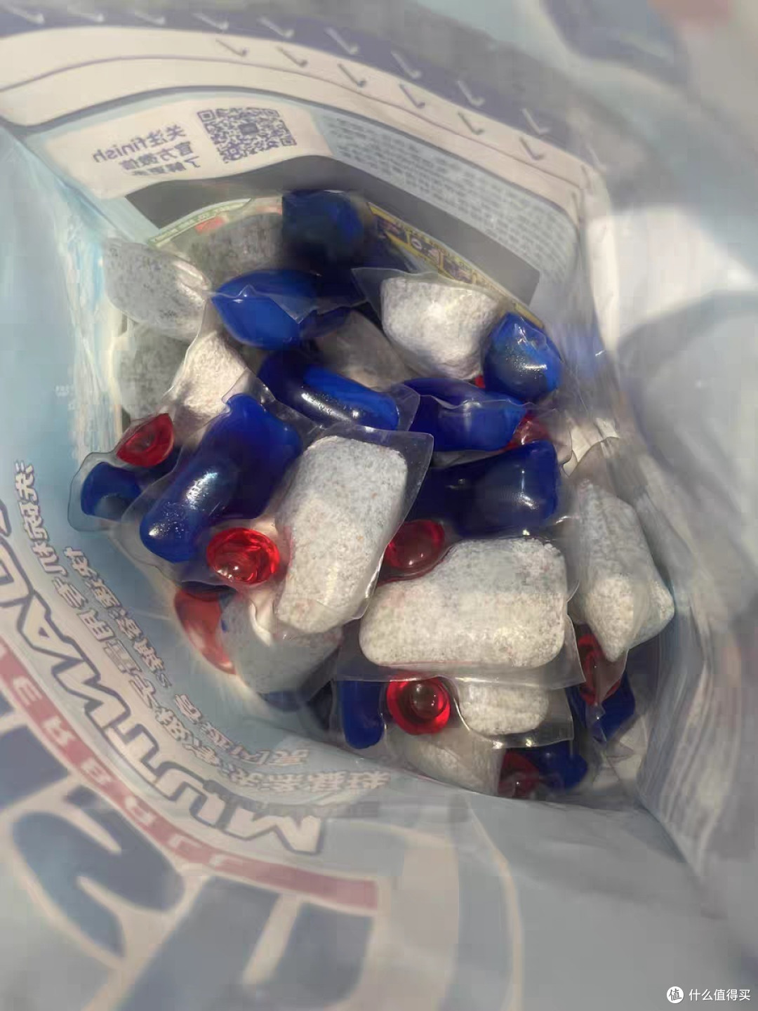 一颗洗碗凝珠,一袋多效洗碗块;一壶洗碗粉,一瓶洗碗液;一袋软水盐,一瓶漂洗剂~~~