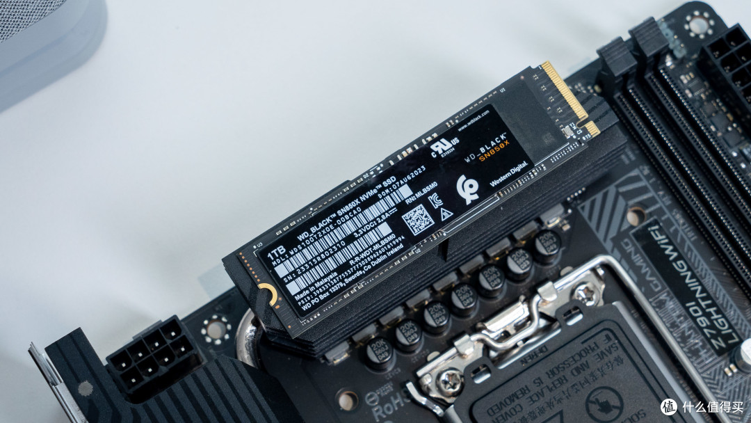桌面的艺术:分形工艺MOOD+华擎 Z790i+索泰4070欧泊白装机分享