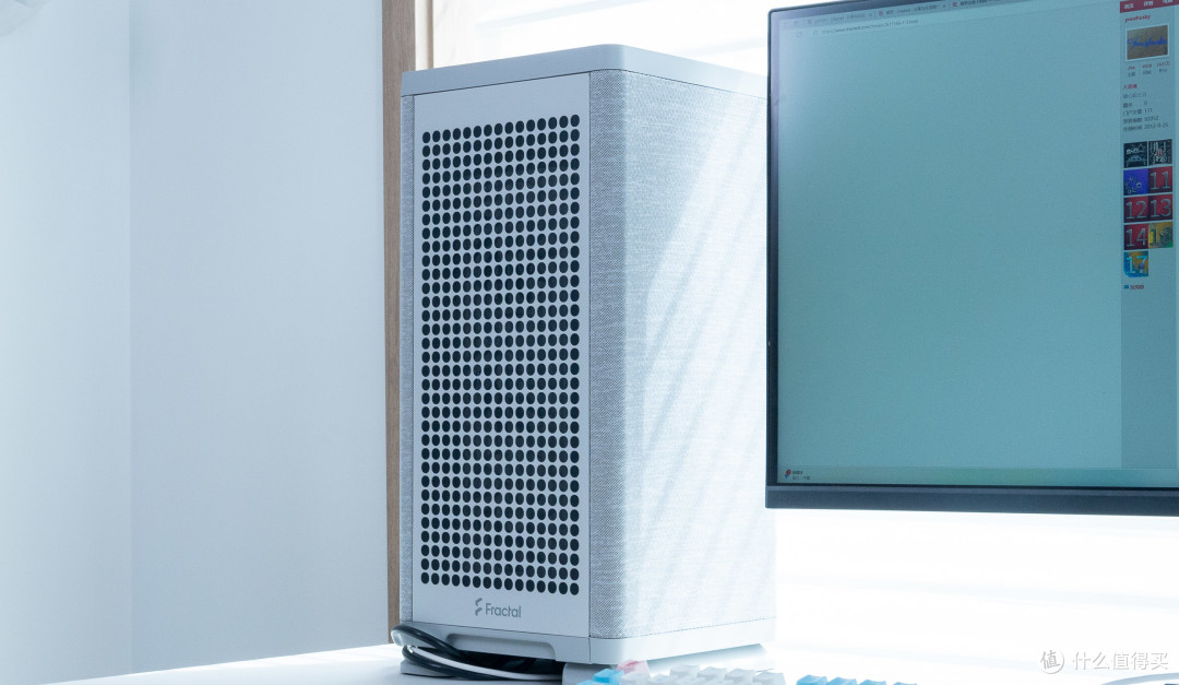 桌面的艺术:分形工艺MOOD+华擎 Z790i+索泰4070欧泊白装机分享