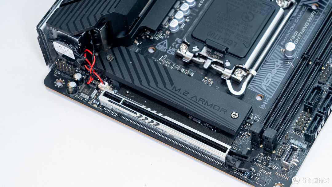 桌面的艺术:分形工艺MOOD+华擎 Z790i+索泰4070欧泊白装机分享