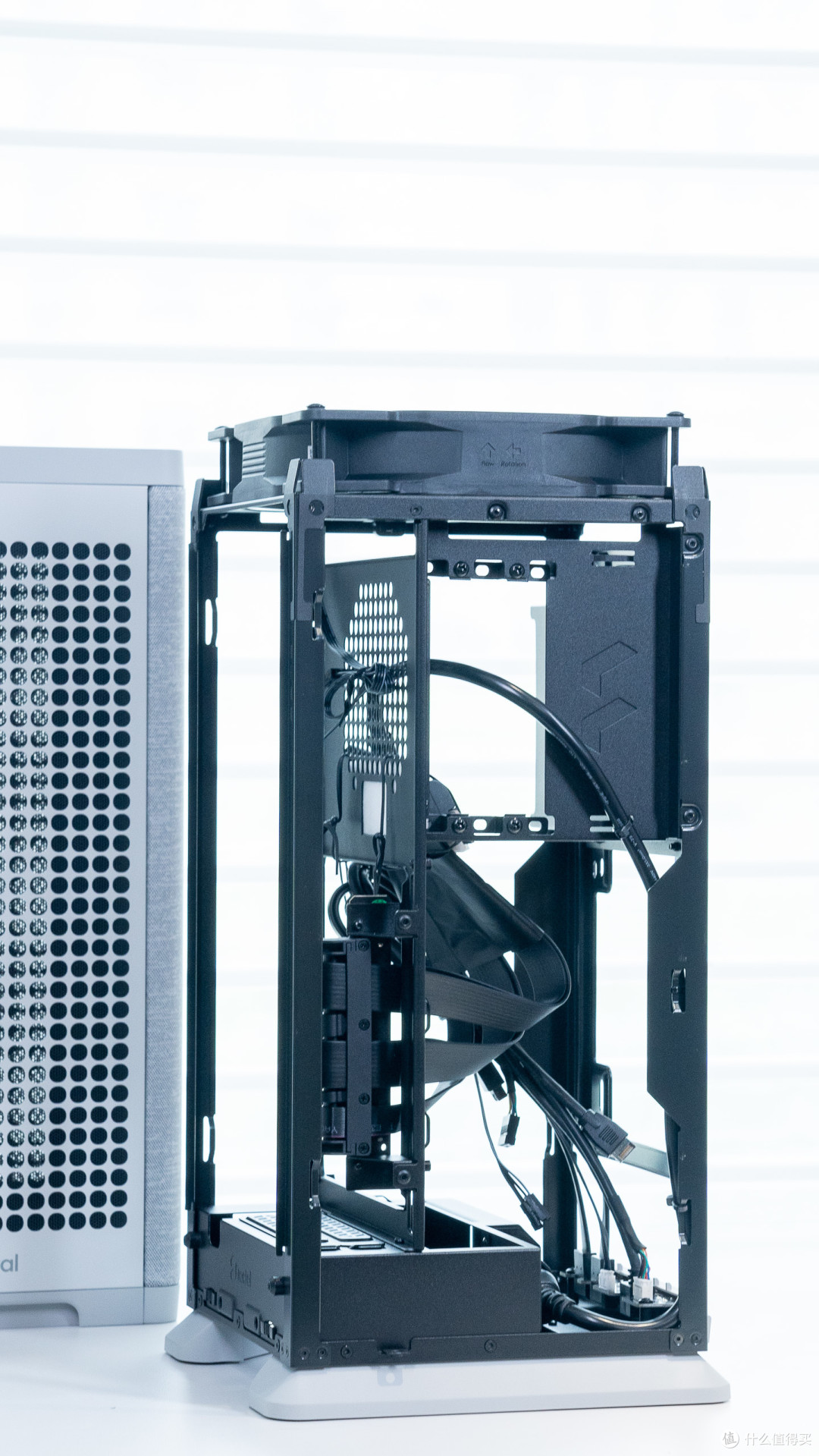 桌面的艺术:分形工艺MOOD+华擎 Z790i+索泰4070欧泊白装机分享
