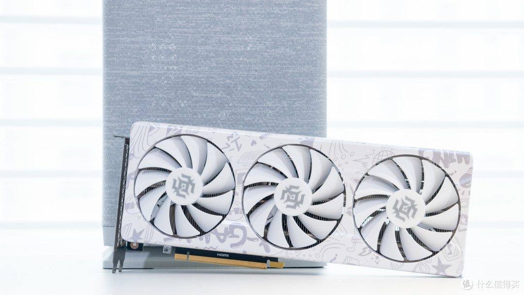 桌面的艺术:分形工艺MOOD+华擎 Z790i+索泰4070欧泊白装机分享