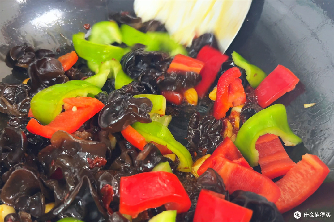 秋吃豆，赛过肉，这2道家常菜上桌超受欢迎，下饭下酒，不油腻