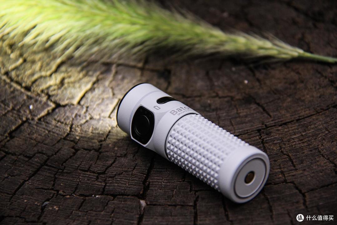 白衣骑士,生而不凡,小且强悍:傲雷Baton4 KIT手电