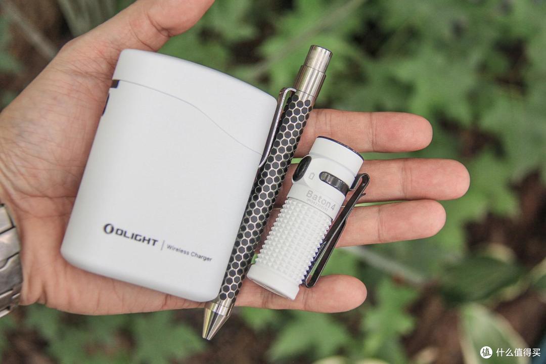 白衣骑士,生而不凡,小且强悍:傲雷Baton4 KIT手电