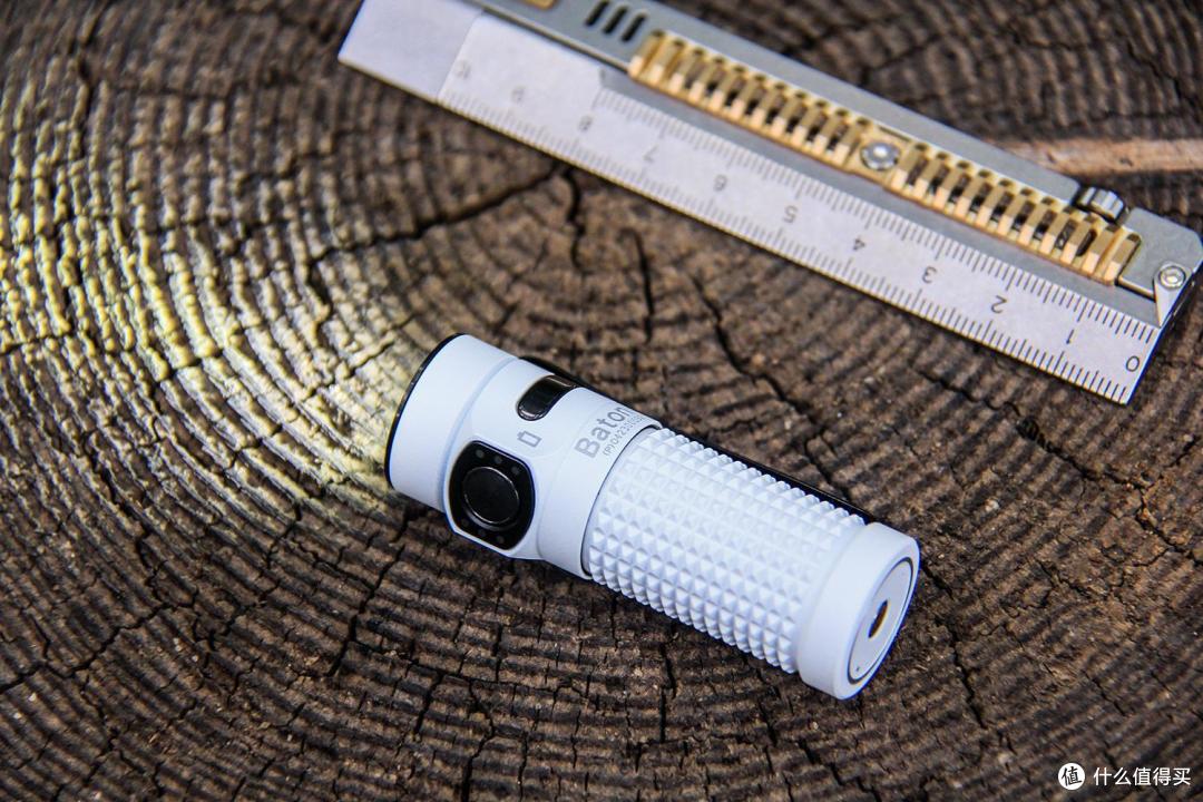 白衣骑士,生而不凡,小且强悍:傲雷Baton4 KIT手电