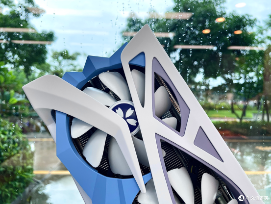盈通RX7800XT樱瞳花嫁开箱测评：在《绝区零》丝滑打怪也很香