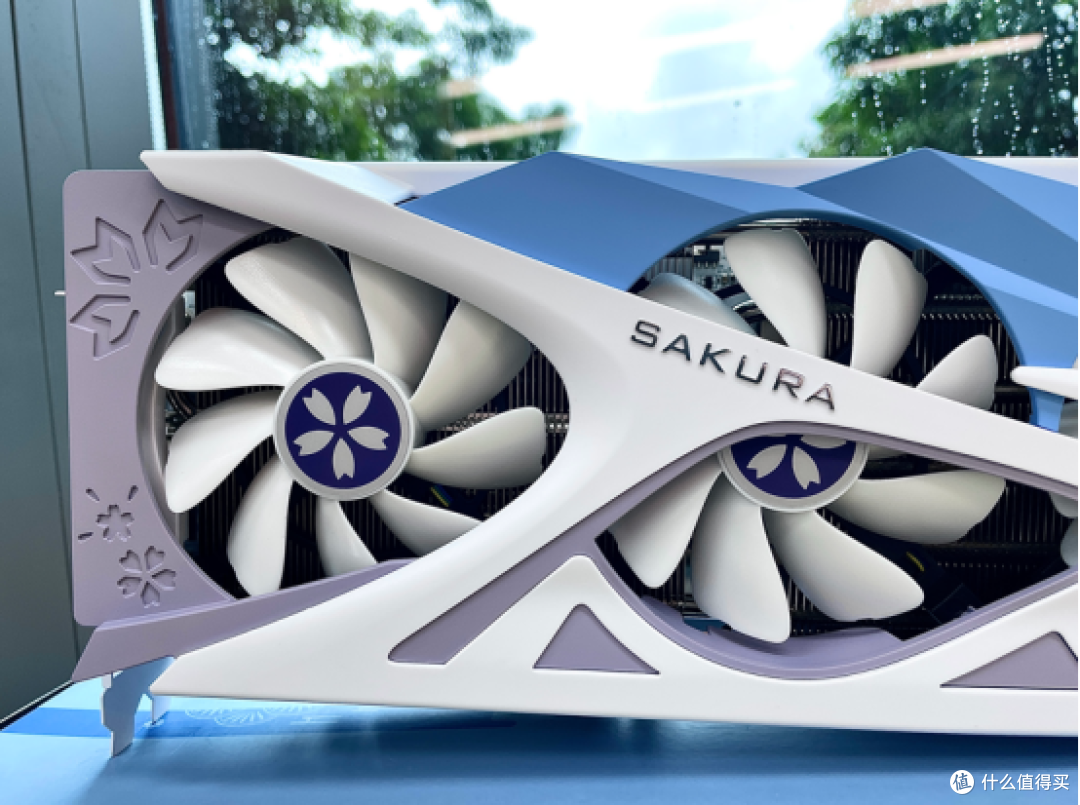 盈通RX7800XT樱瞳花嫁开箱测评：在《绝区零》丝滑打怪也很香