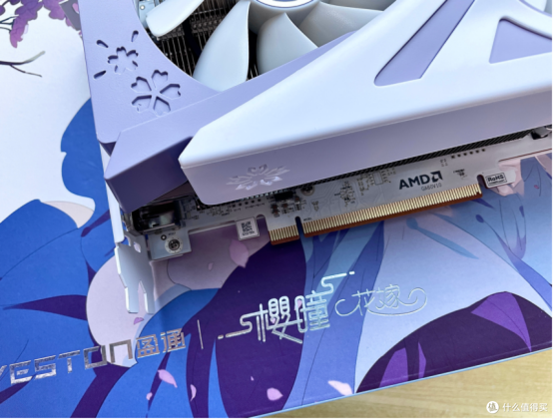 盈通RX7800XT樱瞳花嫁开箱测评：在《绝区零》丝滑打怪也很香