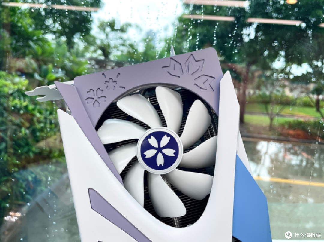 盈通RX7800XT樱瞳花嫁开箱测评：在《绝区零》丝滑打怪也很香