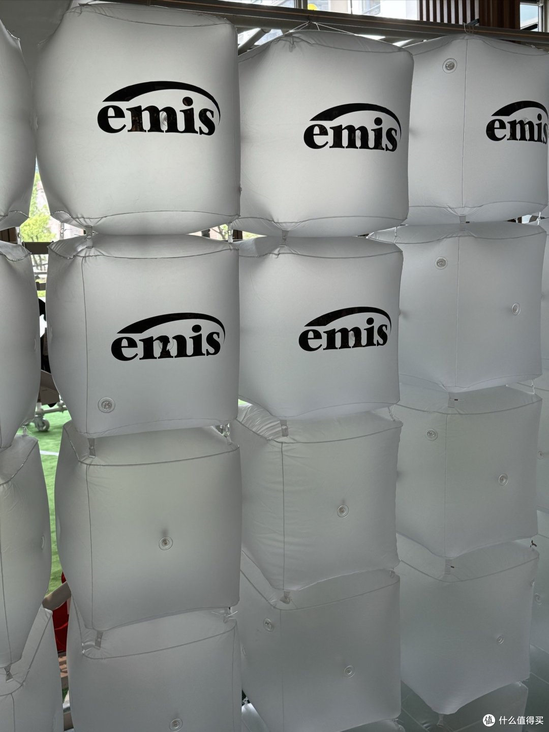 Emis快闪打卡，时尚达人必备神器！