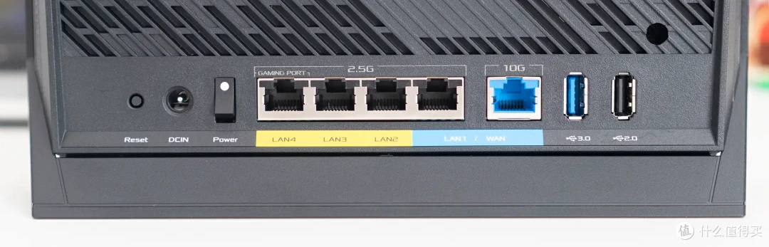 华硕RT-BE86U首发体验！万兆网口、八爪鱼同款CPU、Ai加持，性价比拉满！甚至还能当NAS~