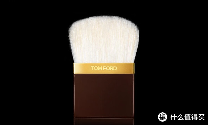 TOM FORD 柔焦粉饼：打造电影质感妆容