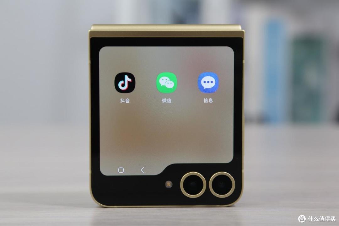 更智能的美丽小助手 三星Galaxy Z Flip6全面体验
