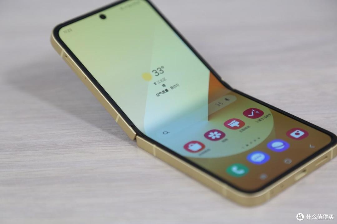 更智能的美丽小助手 三星Galaxy Z Flip6全面体验
