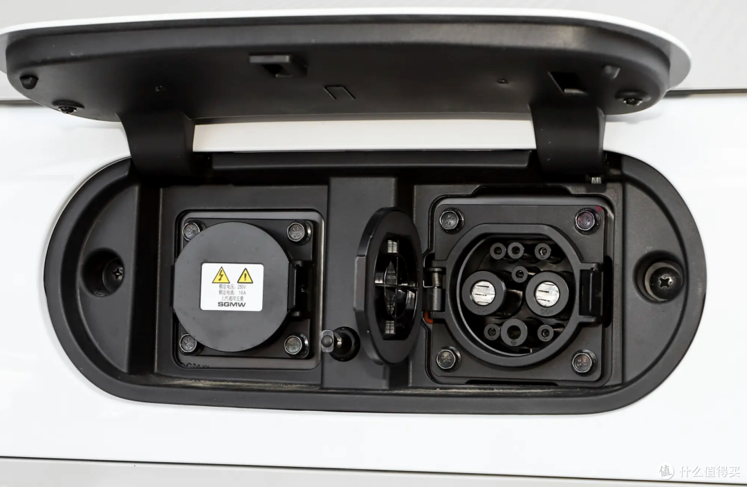五菱宏光MINI EV又降价了,还能补贴2W?