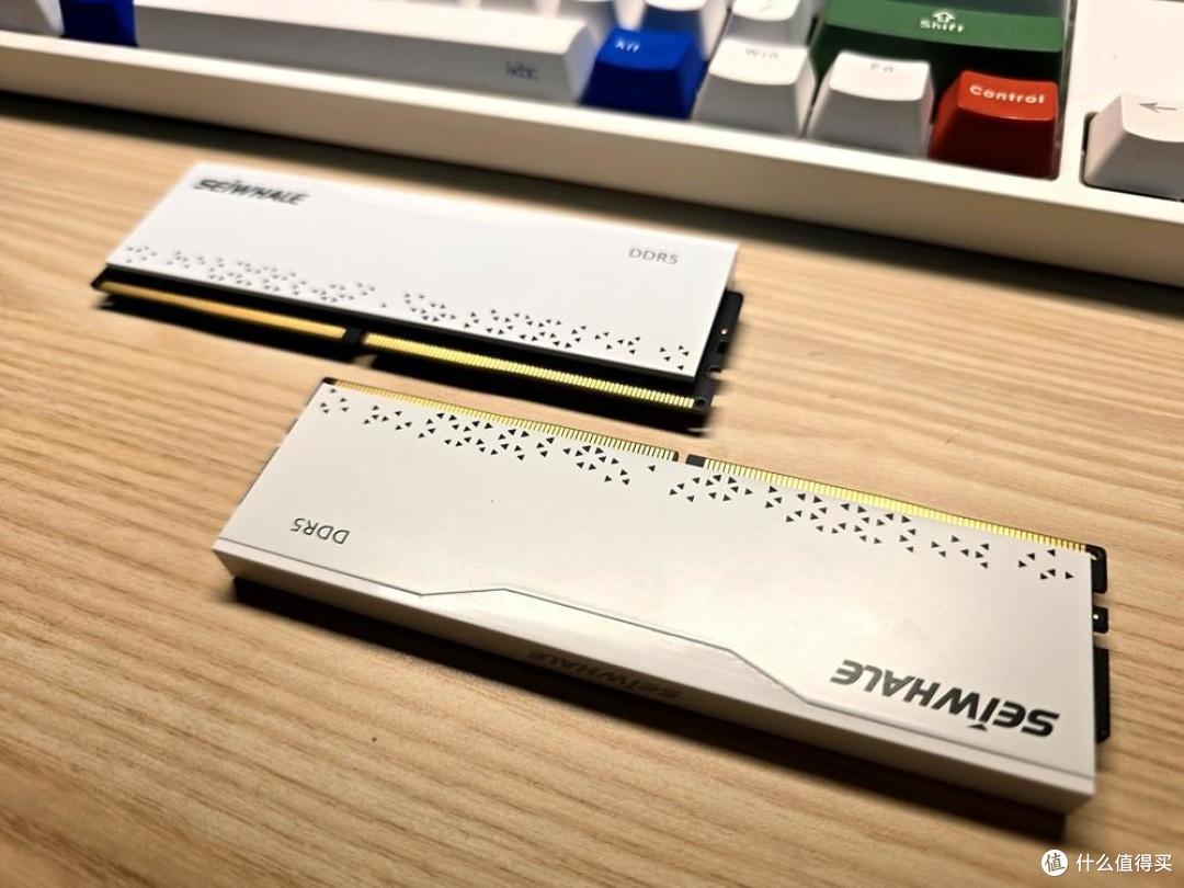 DDR5内存再现“卷王”!实战枭鲸审判者DDR5内存超频!