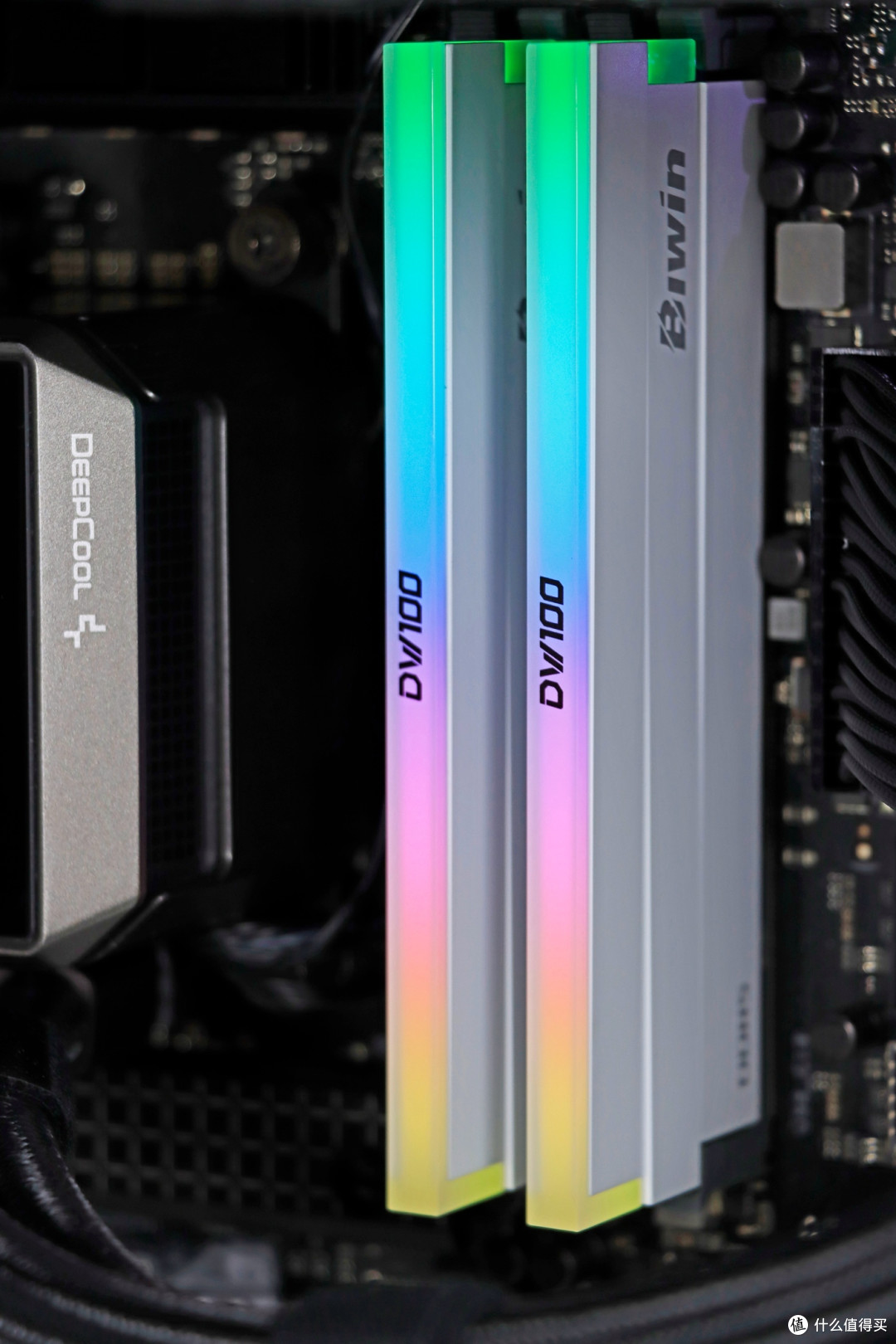 这就是高频内存的强大!佰维 DW100 DDR5 6800 16G*2 + 8700G 也能玩 3A 大作!