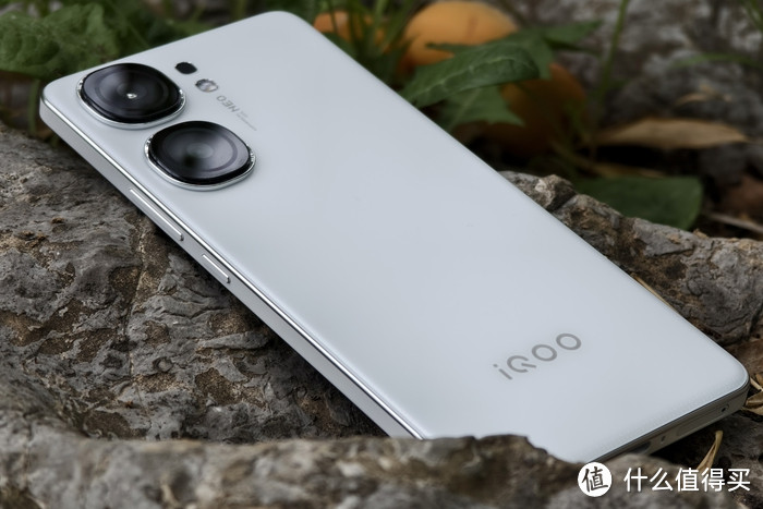 iQOO Neo9S Pro：为什么让我爱不释手？