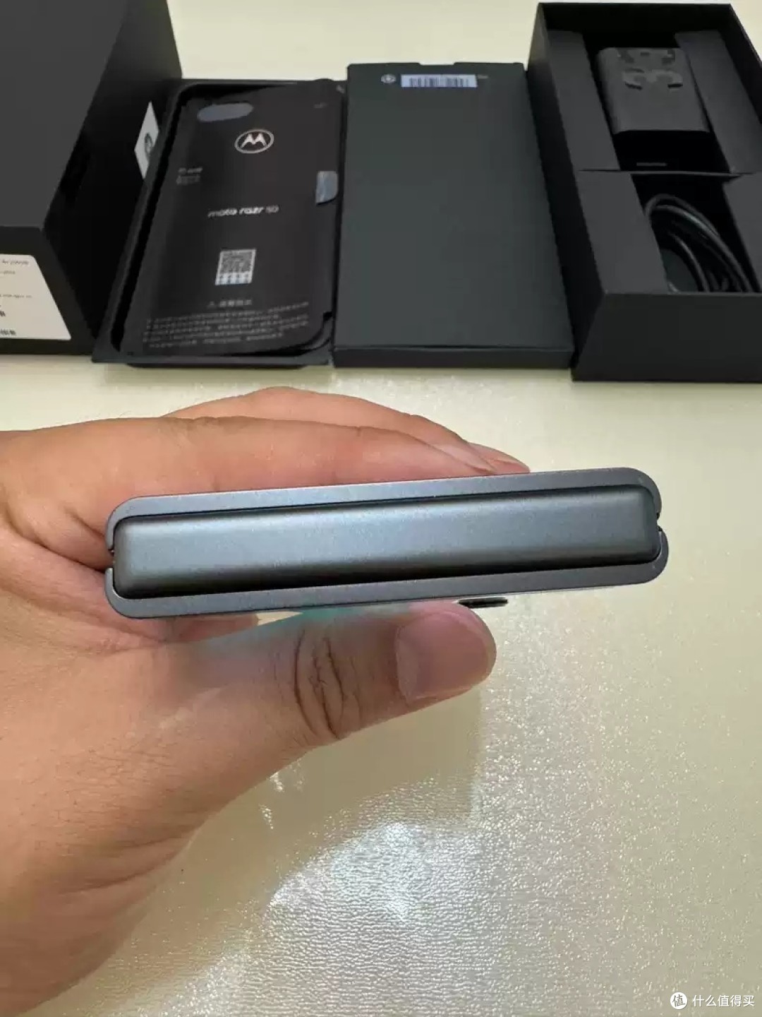 摩托罗拉moto razr 50,年轻人的时尚之选!