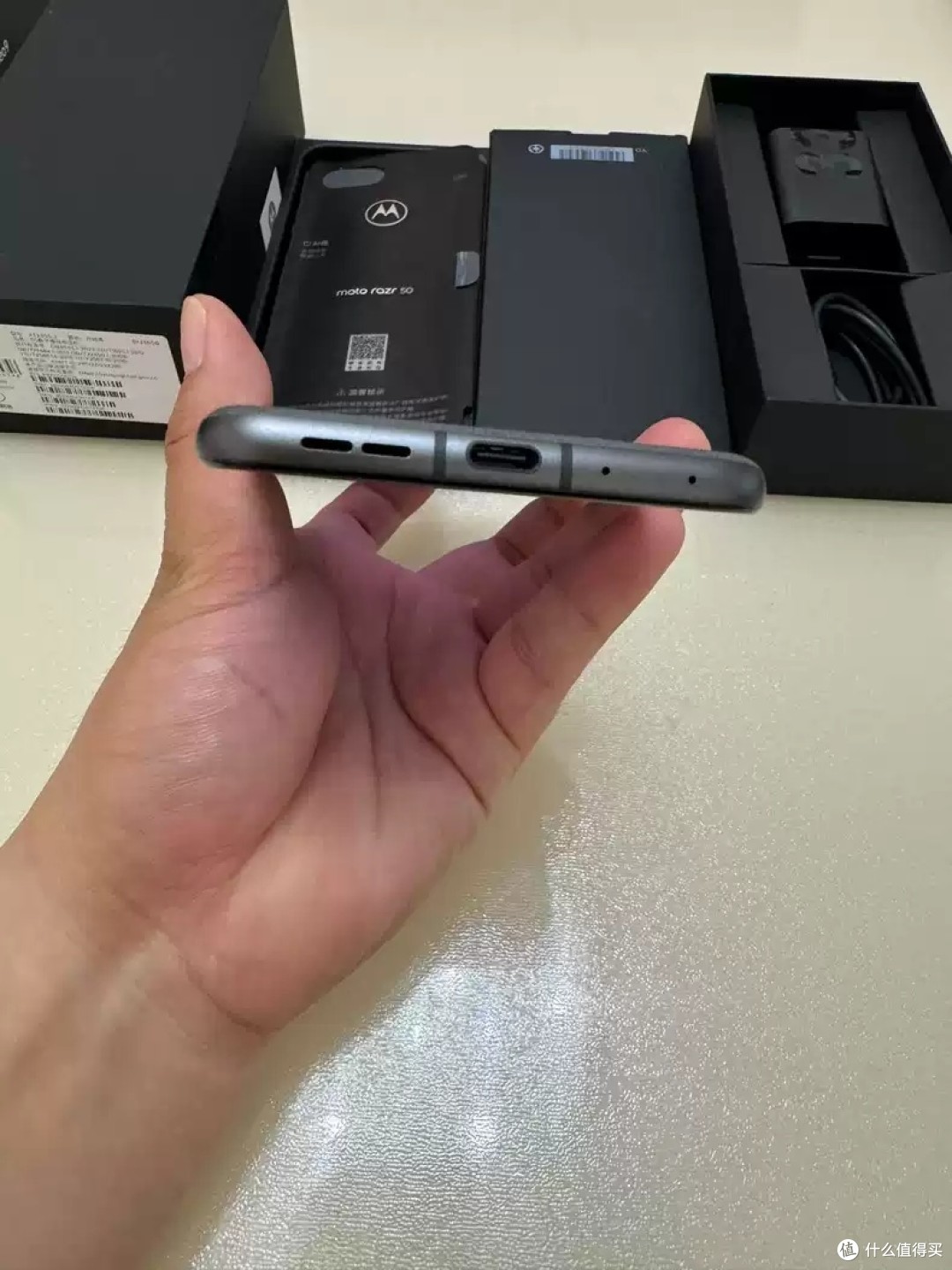 摩托罗拉moto razr 50,年轻人的时尚之选!