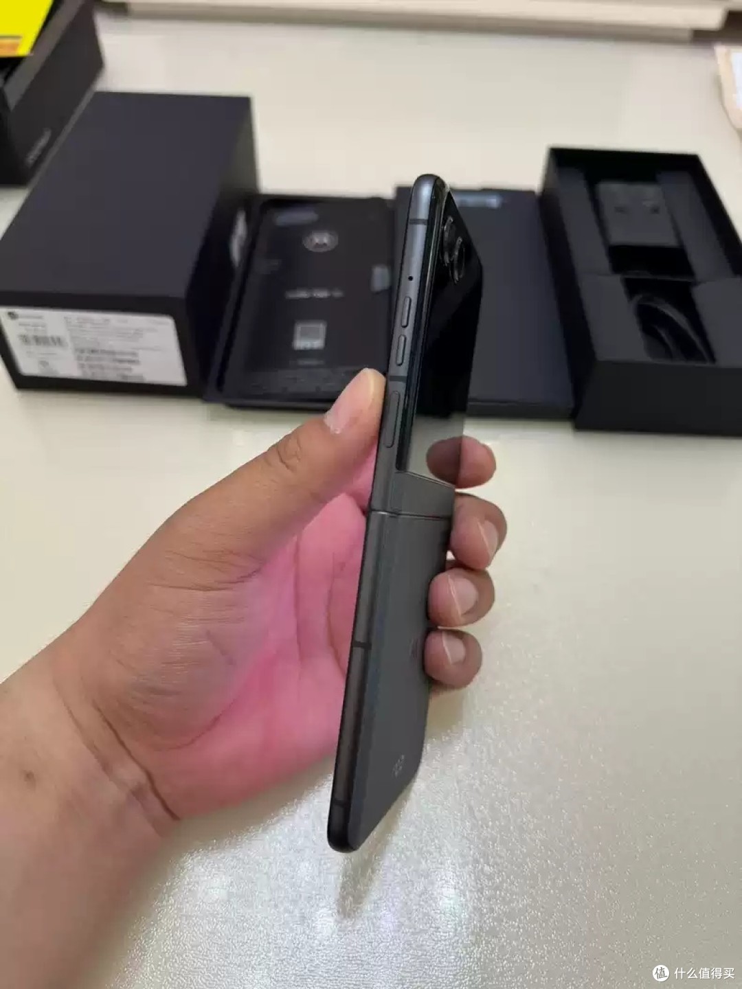 摩托罗拉moto razr 50,年轻人的时尚之选!