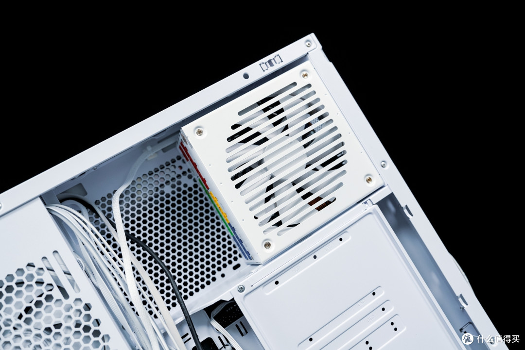 梦幻公主粉白配！I7+RTX4070TI S主机，颜值党的福音？