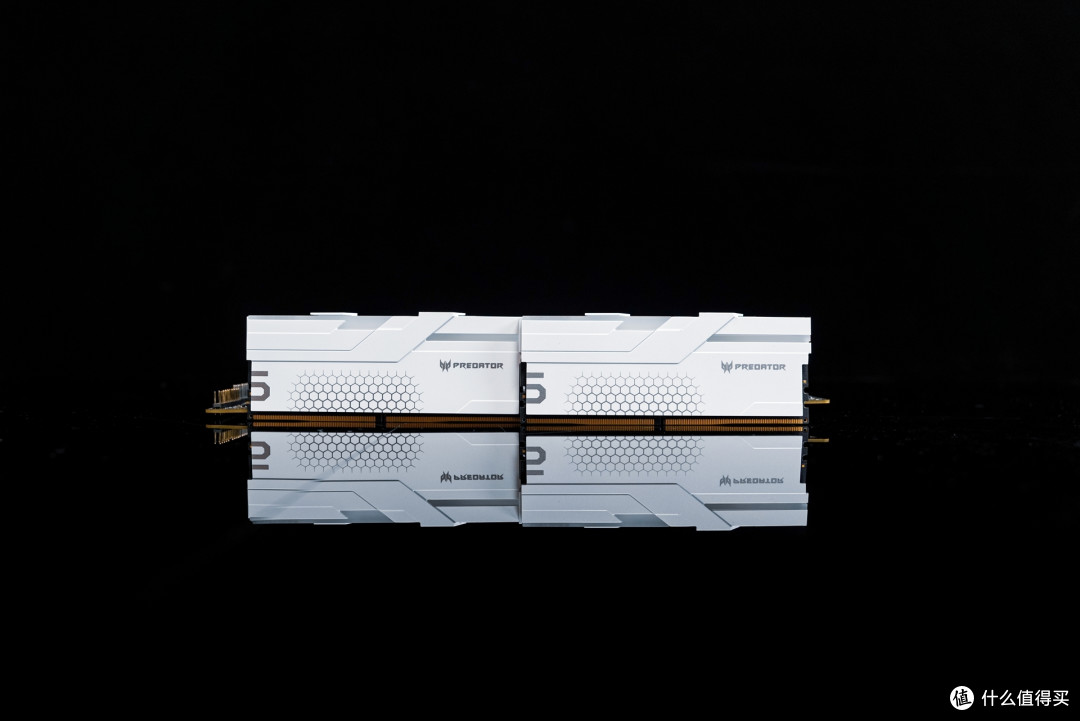 梦幻公主粉白配！I7+RTX4070TI S主机，颜值党的福音？