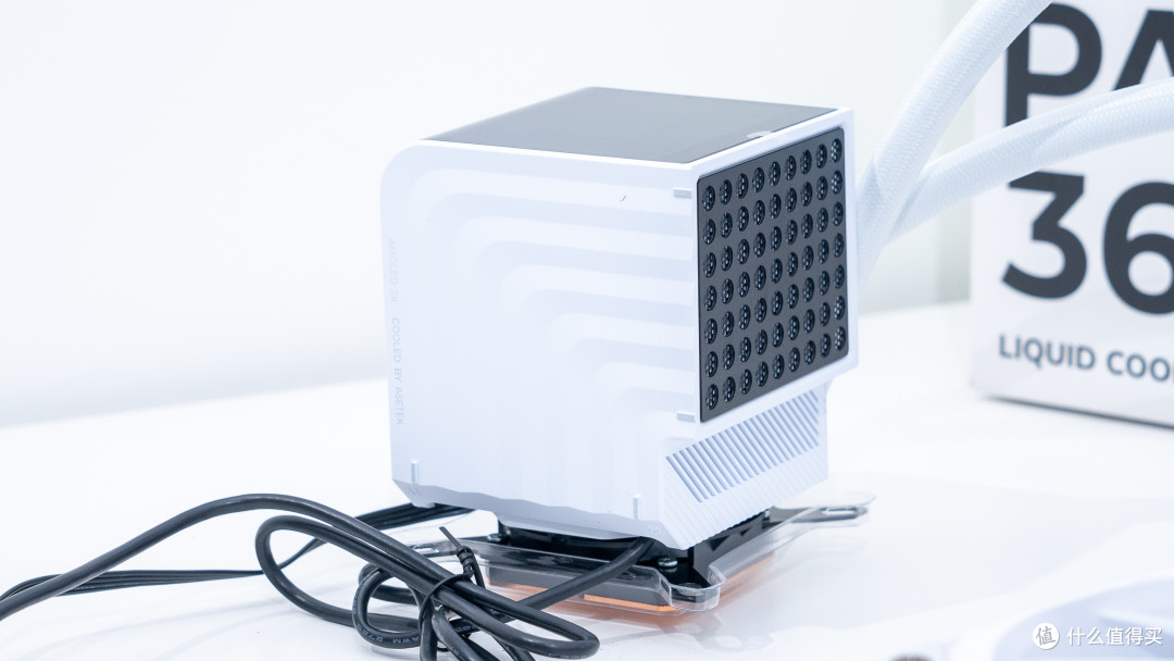 高颜值旗舰主机:华硕AYW+索泰4070 欧泊白+TRYX展域360水冷装机分享