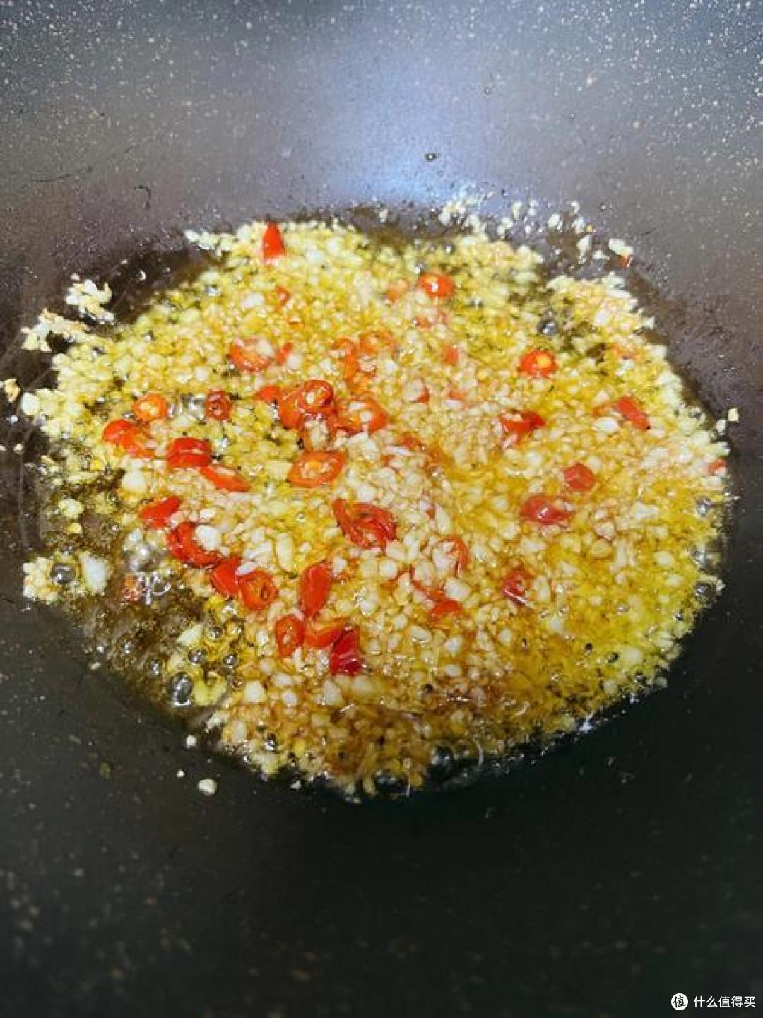 蒜蓉生蚝家常秘籍：开渔季的美味加料，轻松上手！