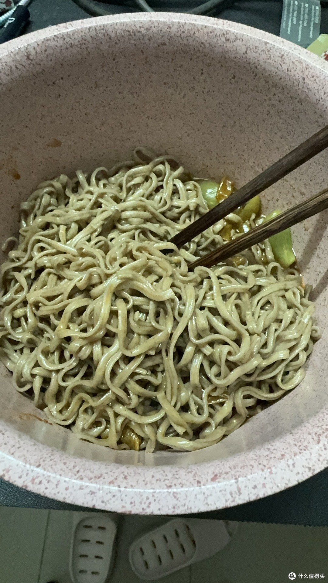 懒人必备!5分钟搞定美味螺蛳粉,在家也能享受地道广西风味!