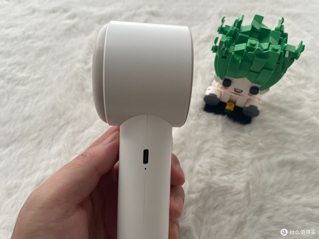 口袋中的避暑神器,西圣Wind手持小风扇让你畅享无忧出行