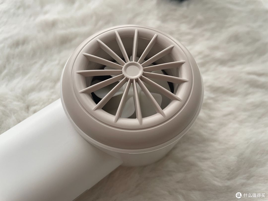 口袋中的避暑神器,西圣Wind手持小风扇让你畅享无忧出行