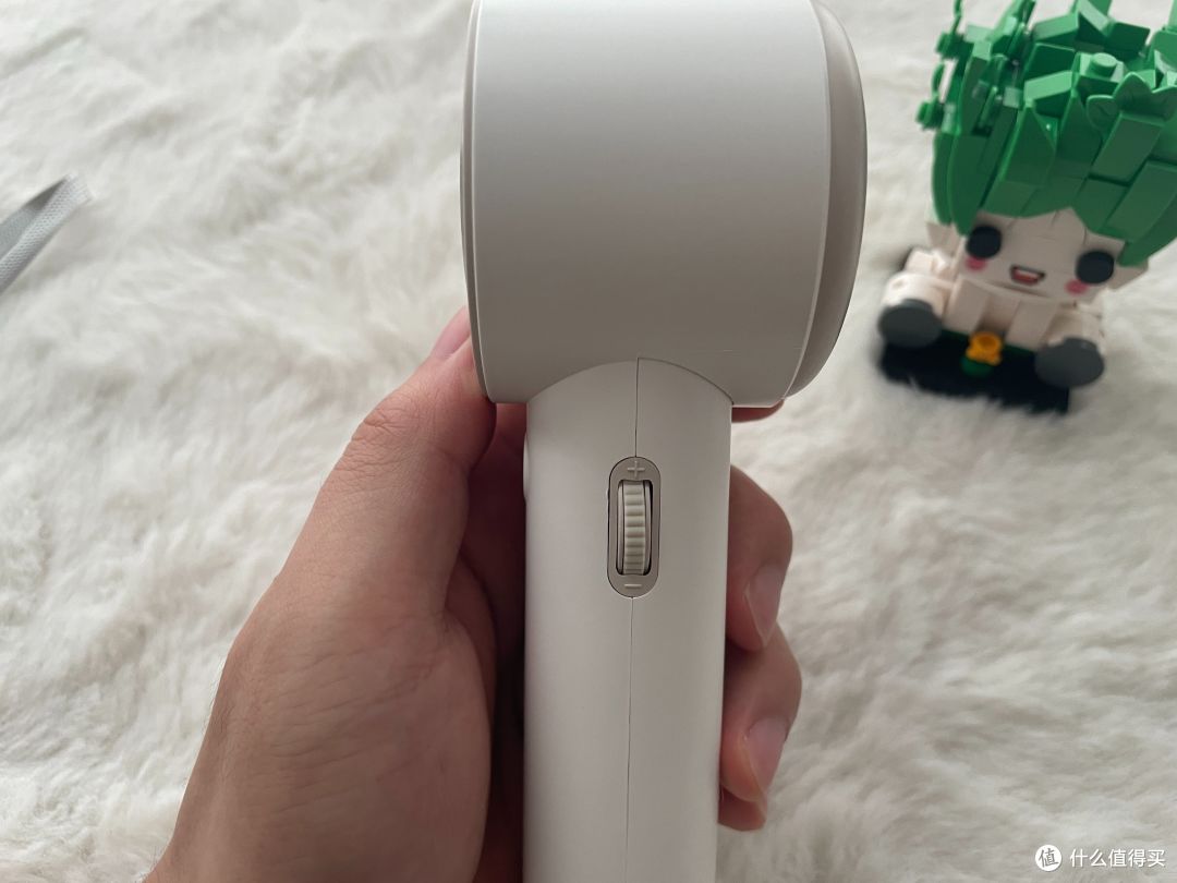 口袋中的避暑神器,西圣Wind手持小风扇让你畅享无忧出行
