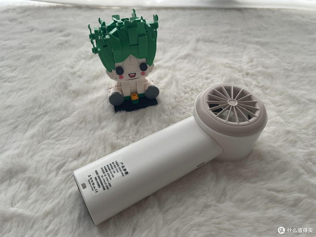 口袋中的避暑神器,西圣Wind手持小风扇让你畅享无忧出行