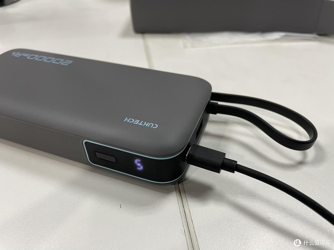 CUKTECH酷态科自带线电能块：一场说走就走的充电革命
