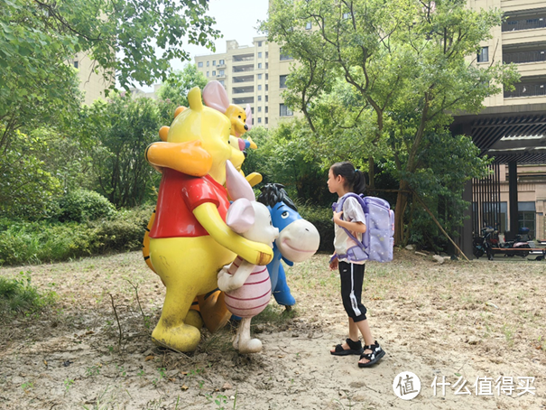 减压护脊书包怎么选？小学生选哪款书包比较好背